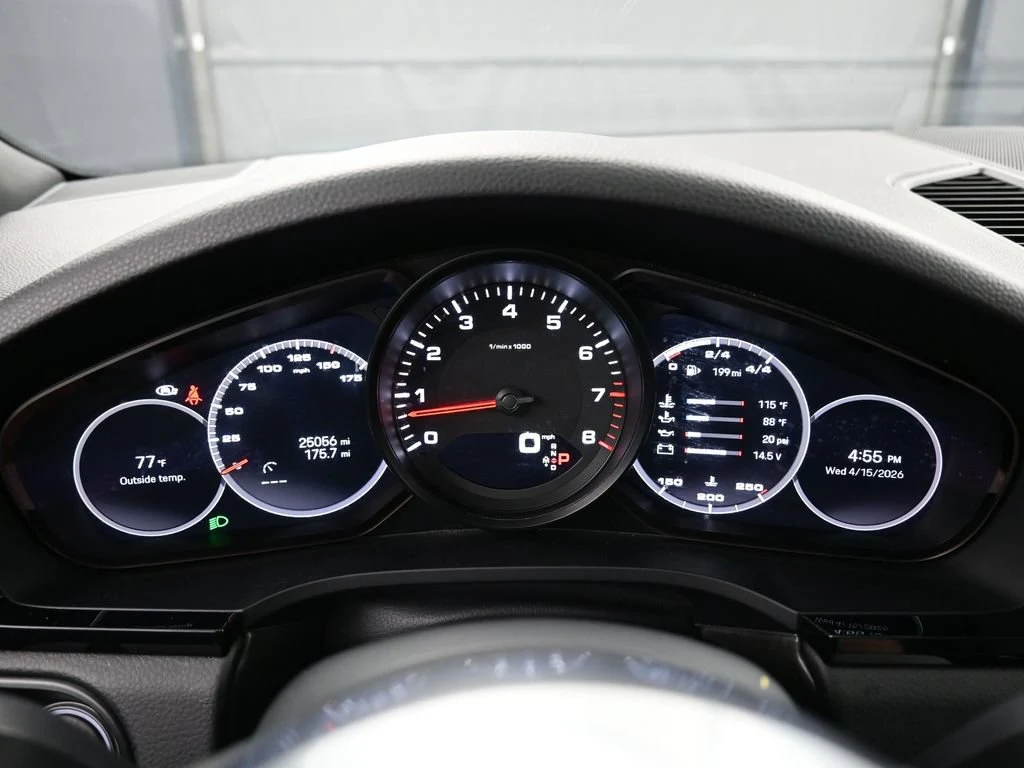 2022 Porsche Cayenne interior, Black