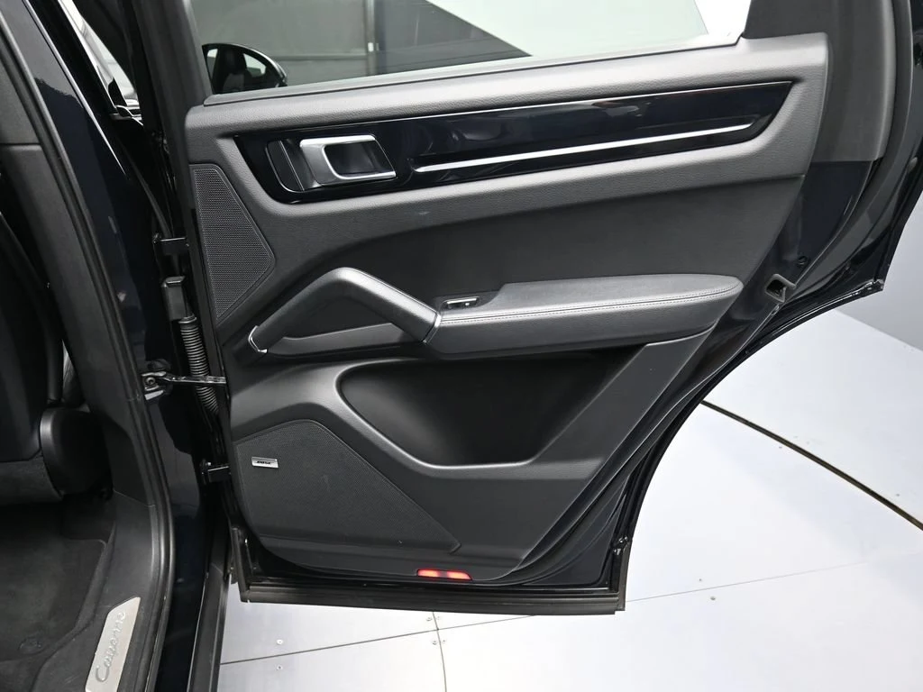 2022 Porsche Cayenne interior, door panel, Black