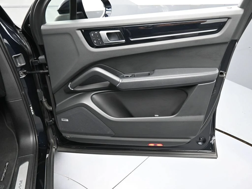 2022 Porsche Cayenne interior, door panel, Black