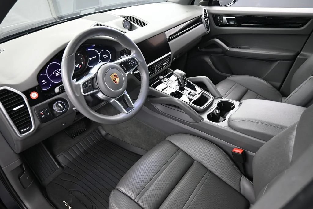 2023 Porsche Cayenne interior, Slate Grey
