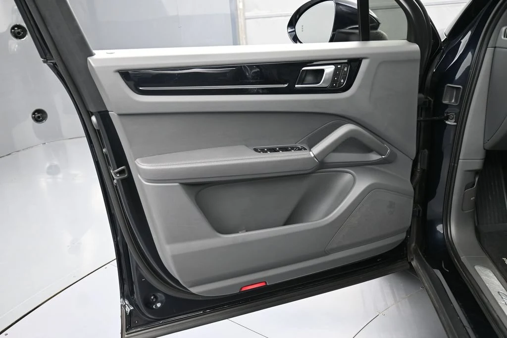 2023 Porsche Cayenne interior, door panel, Slate Grey