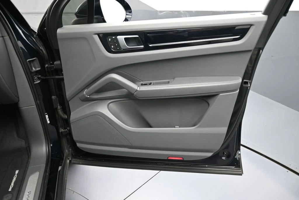 2023 Porsche Cayenne interior, door panel, Slate Grey