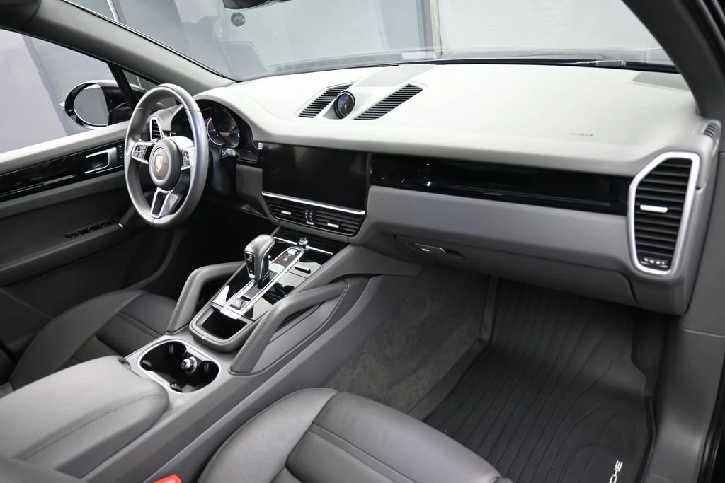 2023 Porsche Cayenne interior, Slate Grey