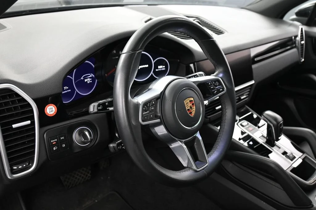 2023 Porsche Cayenne interior, dashboard, Black