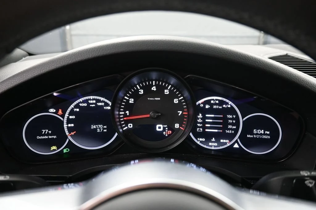 2023 Porsche Cayenne interior, Black