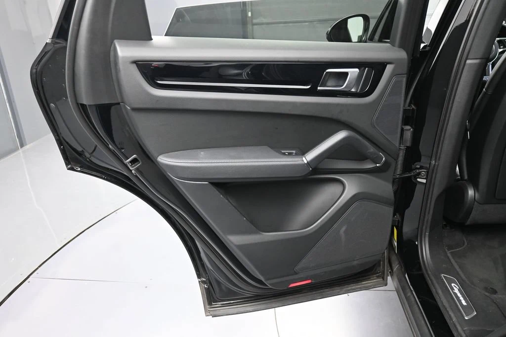 2023 Porsche Cayenne interior, door panel, Black