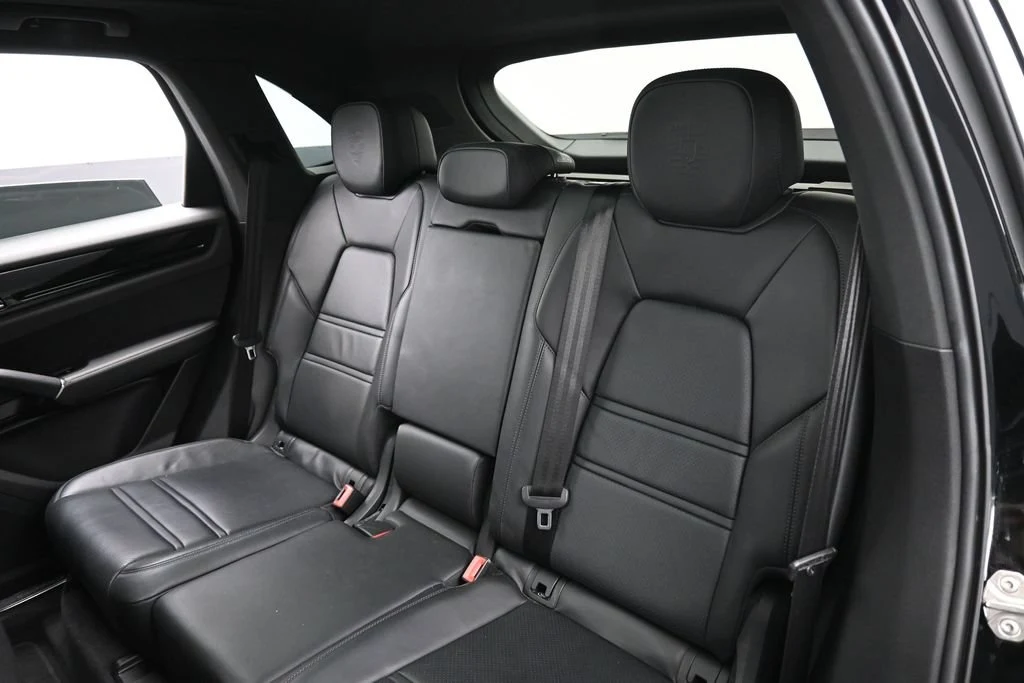 2023 Porsche Cayenne interior, seats, Black