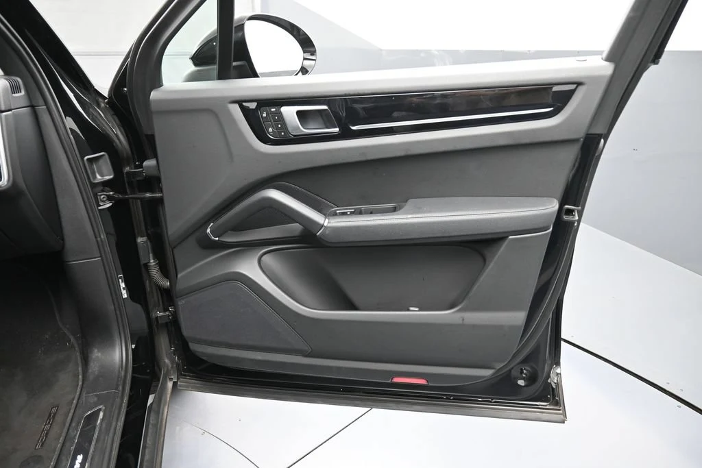 2023 Porsche Cayenne interior, door panel, Black