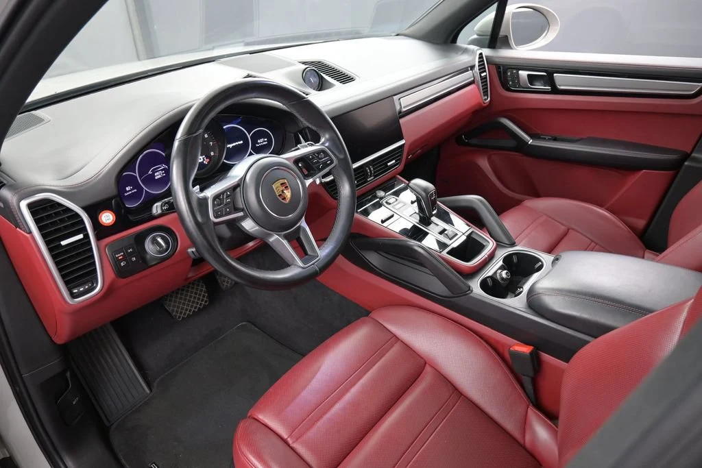 2023 Porsche Cayenne Platinum Edition interior, Black/Bordeaux Red