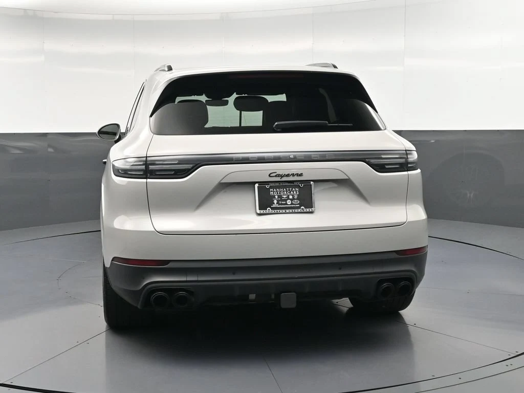 2023 Porsche Cayenne Platinum Edition, rear three-quarter view, Grey