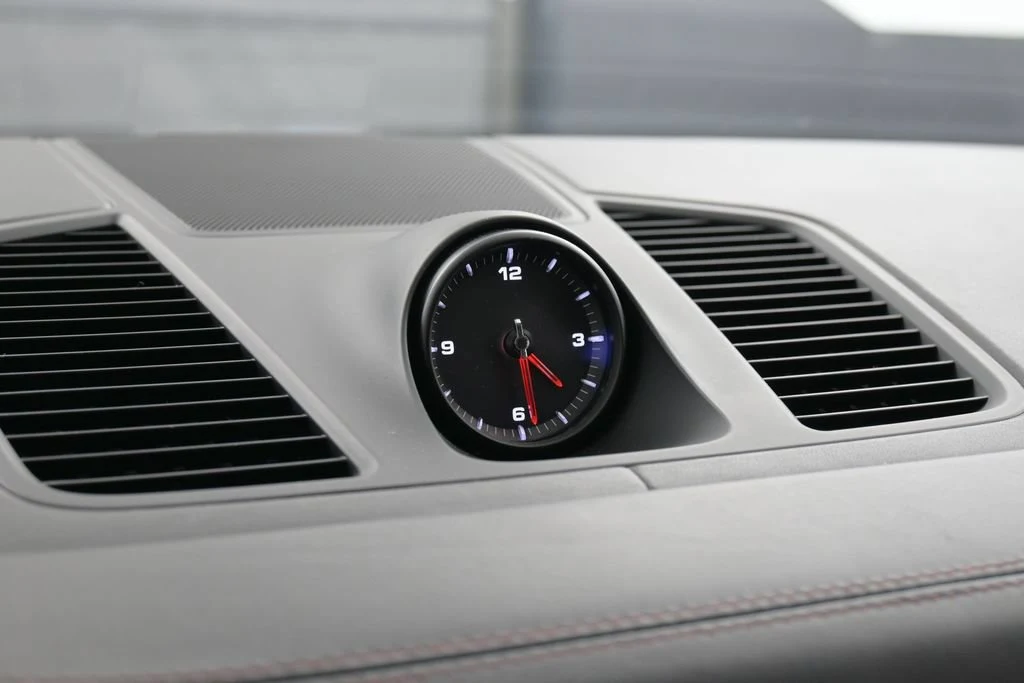 2023 Porsche Cayenne Platinum Edition interior, Black/Bordeaux Red