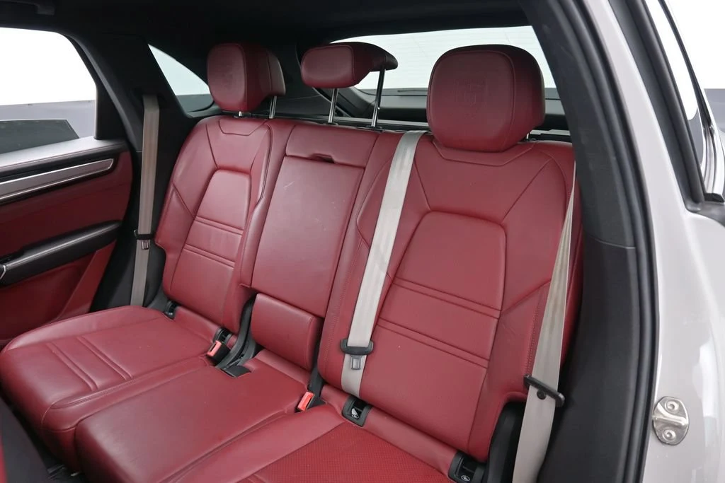 2023 Porsche Cayenne Platinum Edition interior, seats, Black/Bordeaux Red