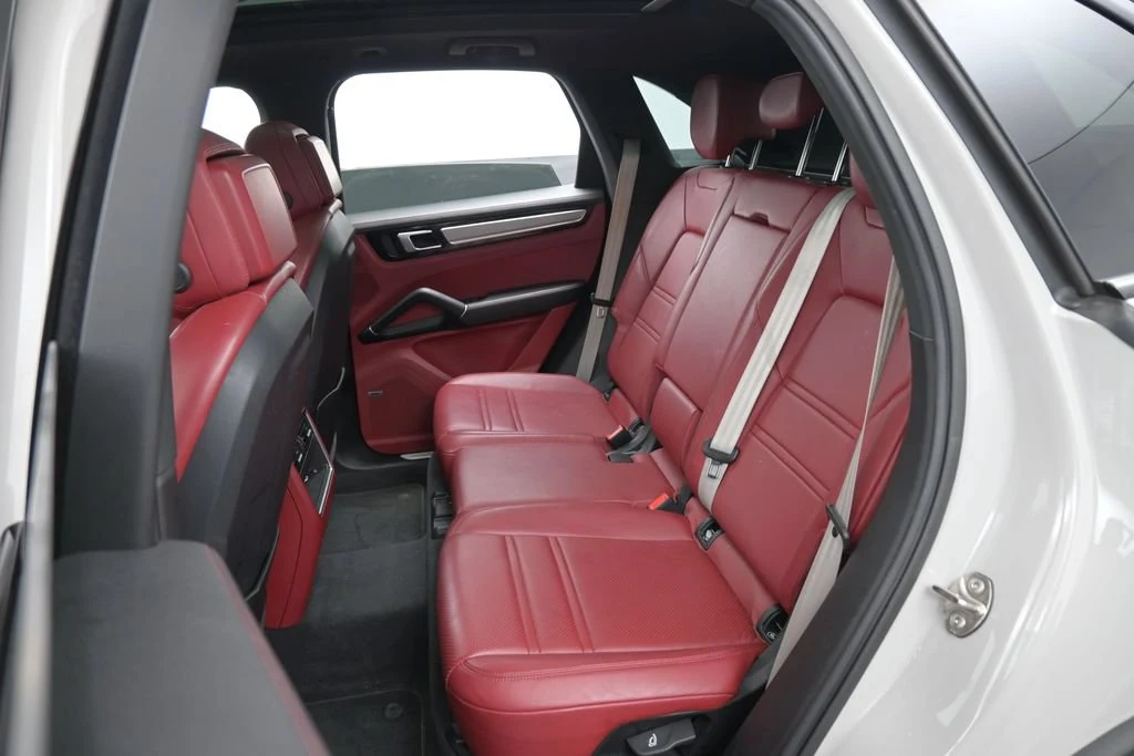 2023 Porsche Cayenne Platinum Edition interior, seats, Black/Bordeaux Red