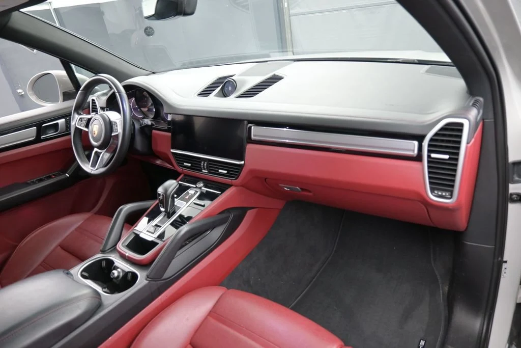 2023 Porsche Cayenne Platinum Edition interior, Black/Bordeaux Red
