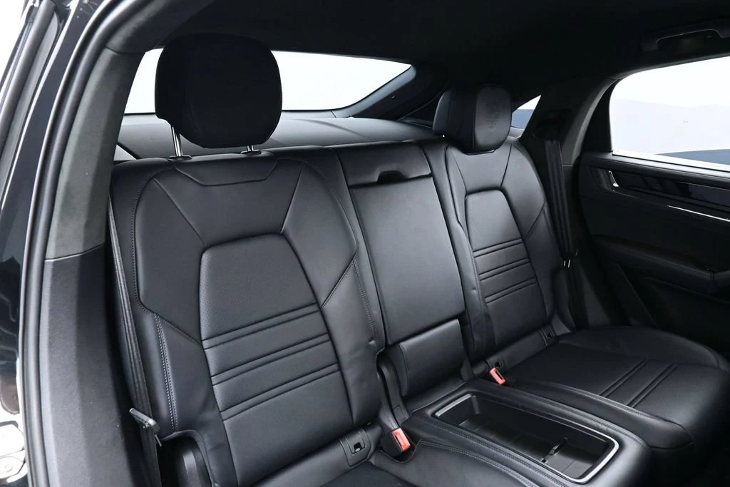 2024 Porsche Cayenne Turbo GT interior, seats, Black