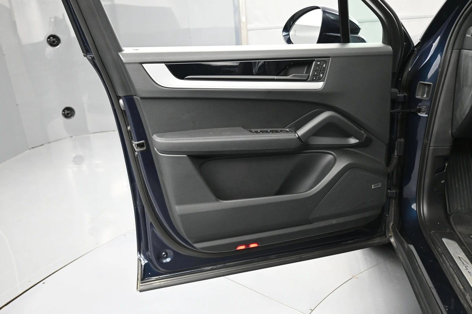 2024 Porsche Cayenne interior, door panel, Black