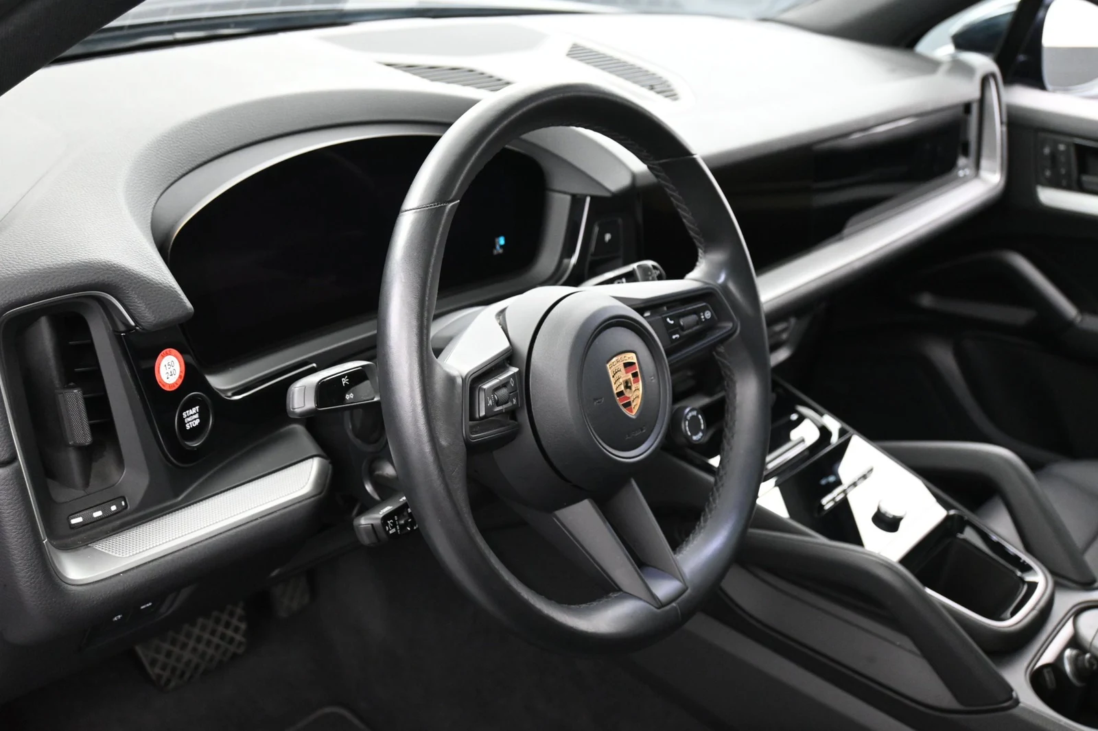 2024 Porsche Cayenne interior, Black
