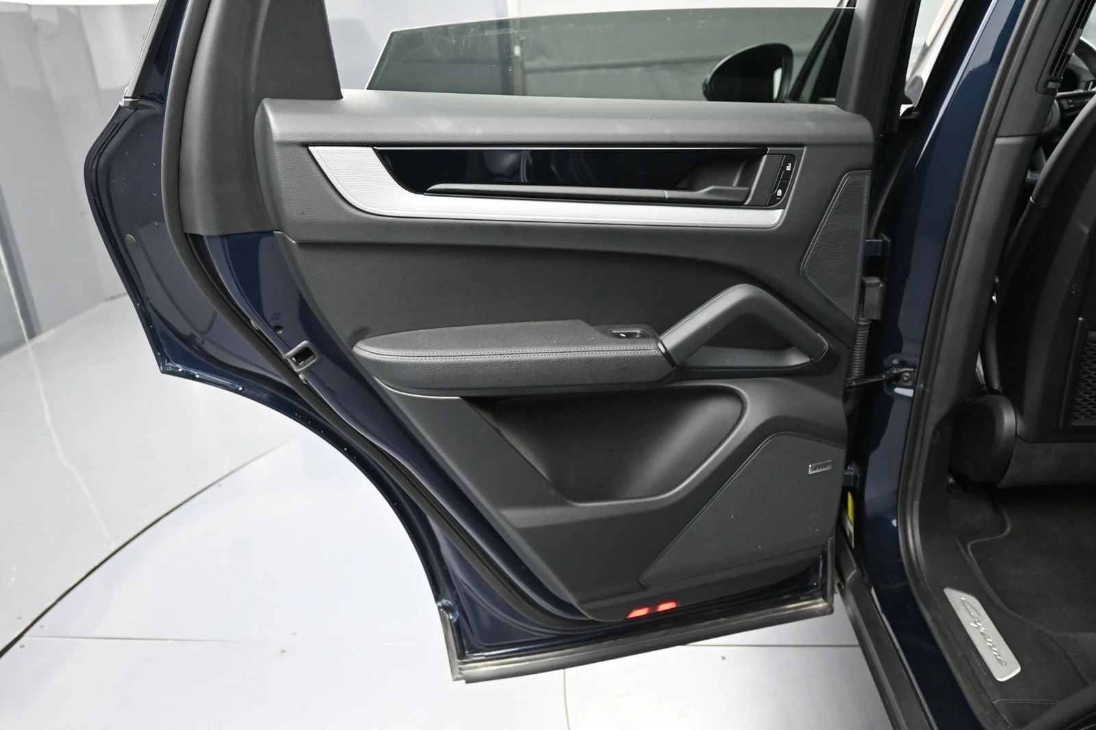 2024 Porsche Cayenne interior, door panel, Black