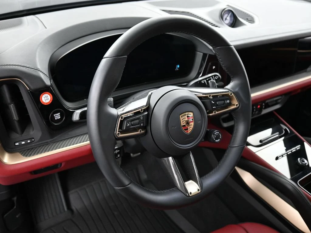 2025 Porsche Cayenne S interior, Black/Bordeaux Red
