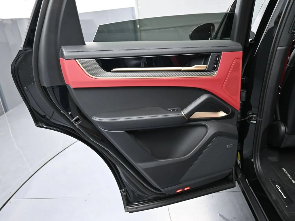 2025 Porsche Cayenne S interior, door panel, Black/Bordeaux Red