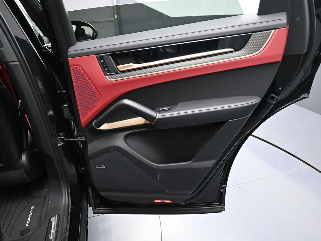 2025 Porsche Cayenne S interior, door panel, Black/Bordeaux Red