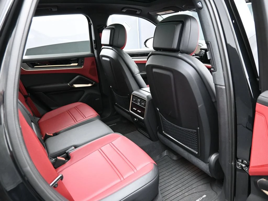 2025 Porsche Cayenne S interior, seats, Black/Bordeaux Red