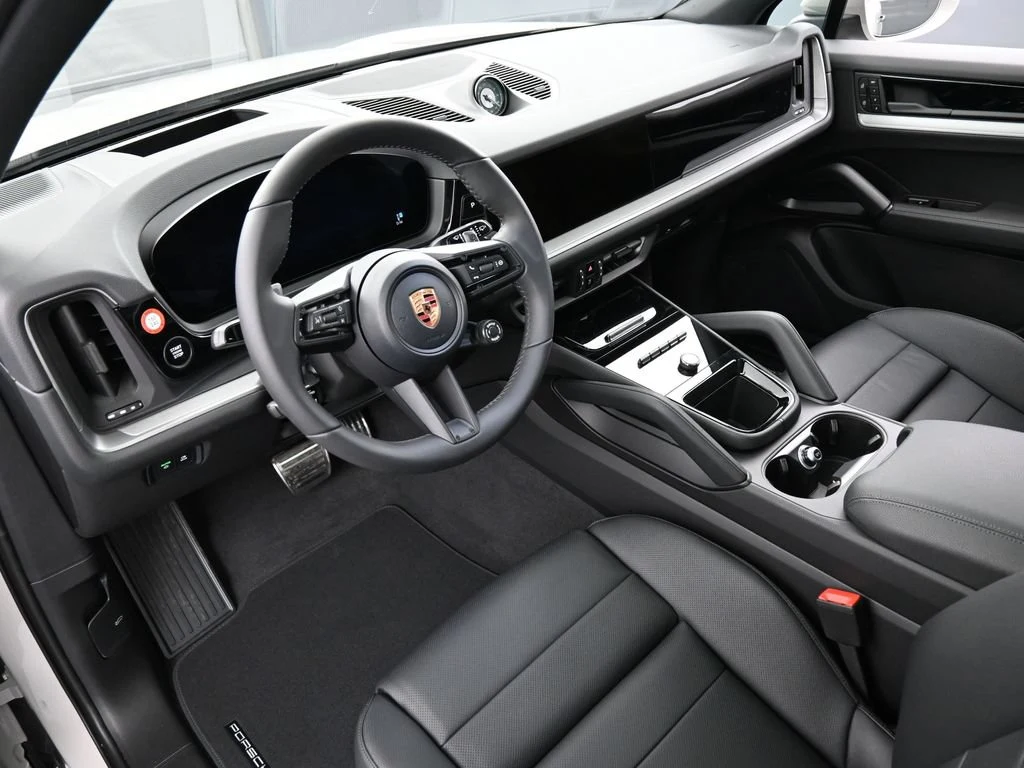 2026 Porsche Cayenne S interior, Black