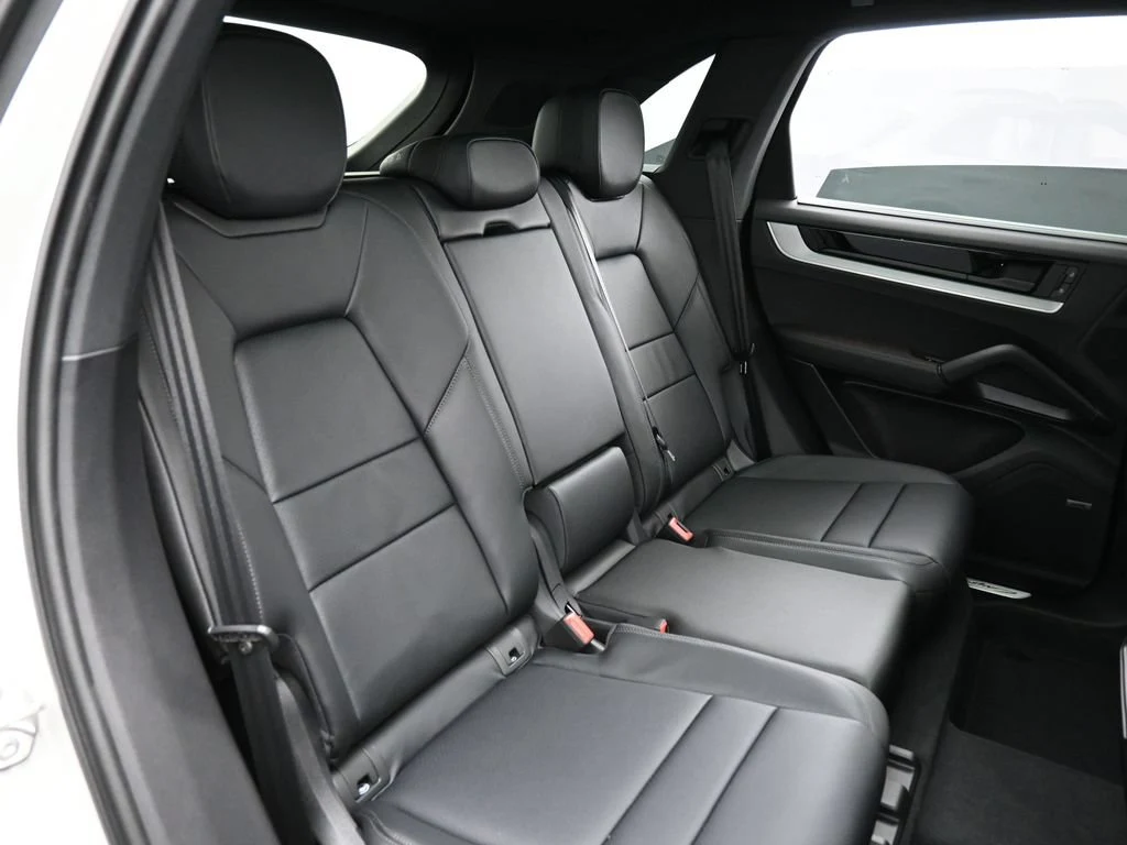 2026 Porsche Cayenne S interior, seats, Black