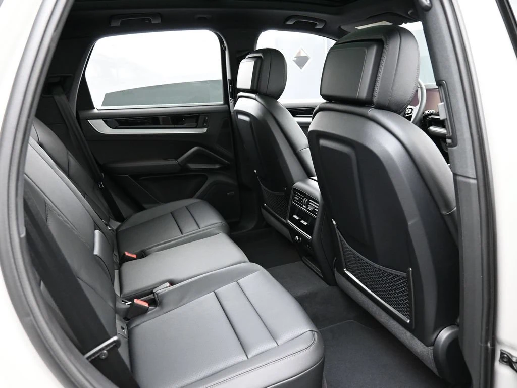 2026 Porsche Cayenne S interior, seats, Black