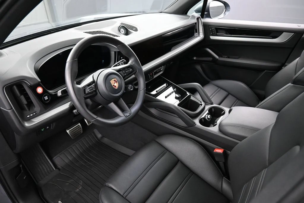 2026 Porsche Cayenne S interior, Black