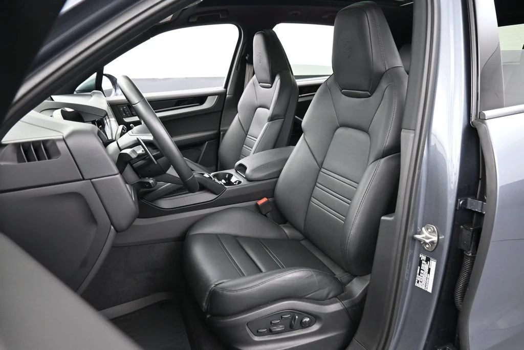 2026 Porsche Cayenne S interior, seats, Black