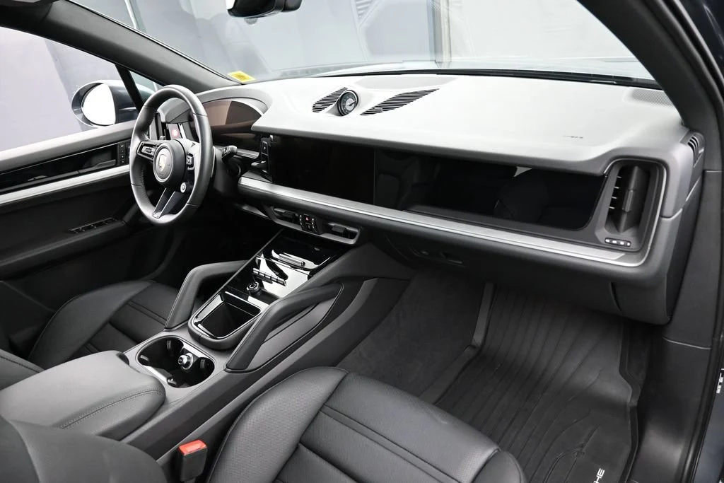 2026 Porsche Cayenne S interior, Black