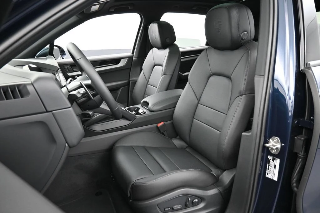 2026 Porsche Cayenne interior, seats, Black