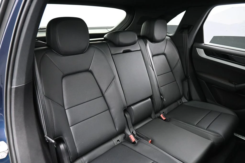 2026 Porsche Cayenne interior, seats, Black