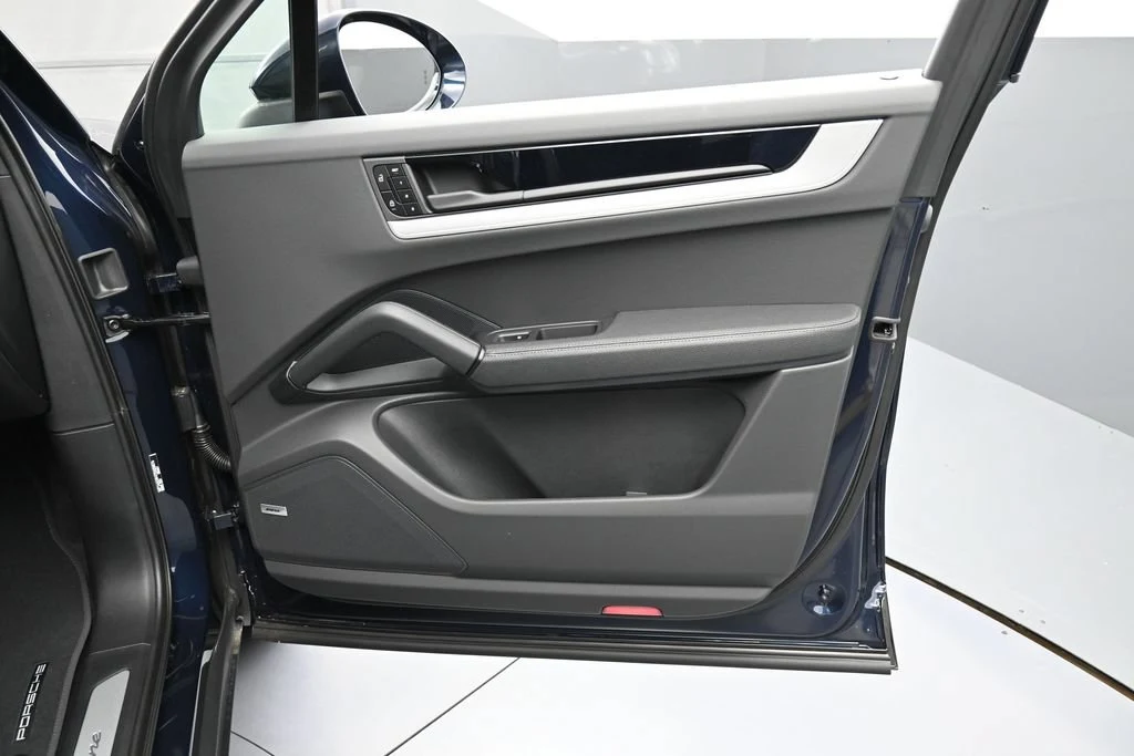 2026 Porsche Cayenne interior, door panel, Black
