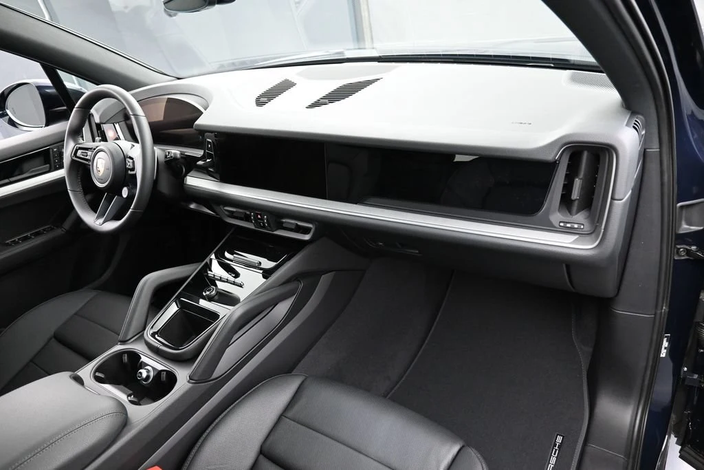 2026 Porsche Cayenne interior, Black