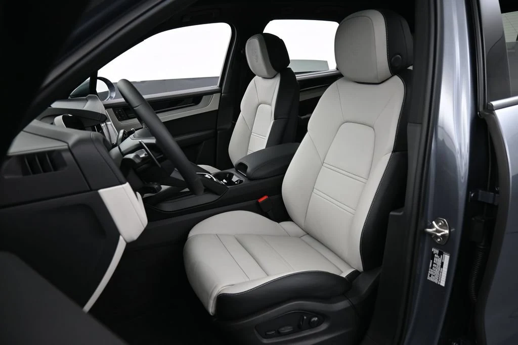 2026 Porsche Cayenne S interior, seats, Black/Chalk