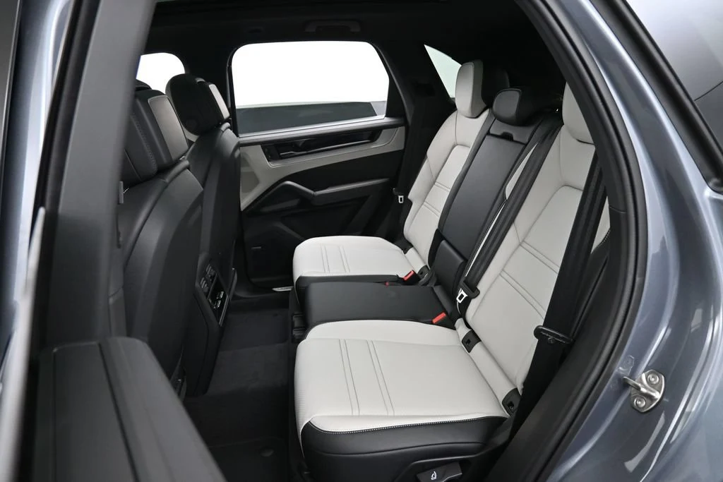 2026 Porsche Cayenne S interior, seats, Black/Chalk