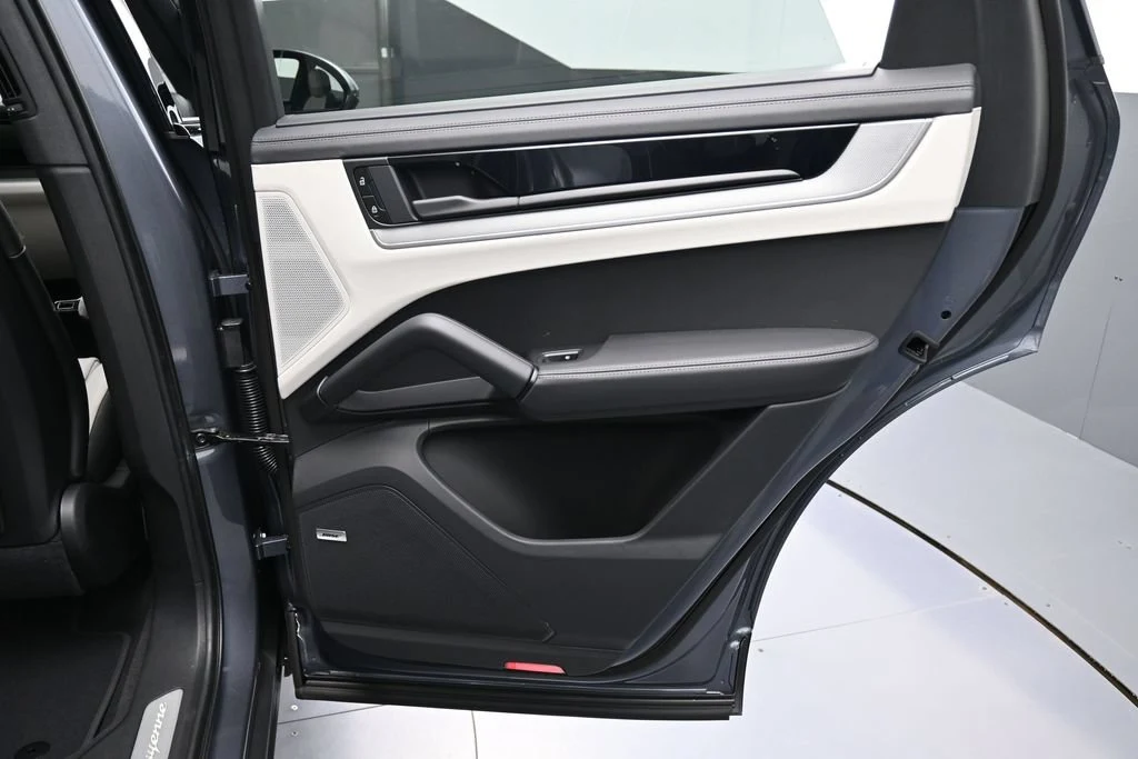 2026 Porsche Cayenne S interior, door panel, Black/Chalk