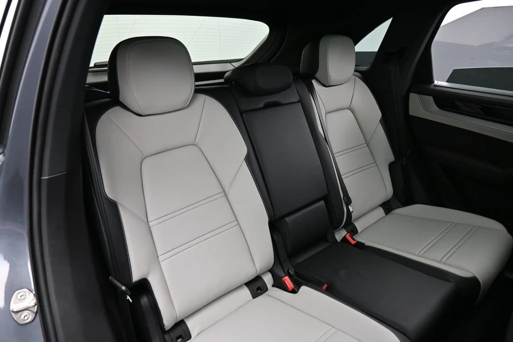 2026 Porsche Cayenne S interior, seats, Black/Chalk
