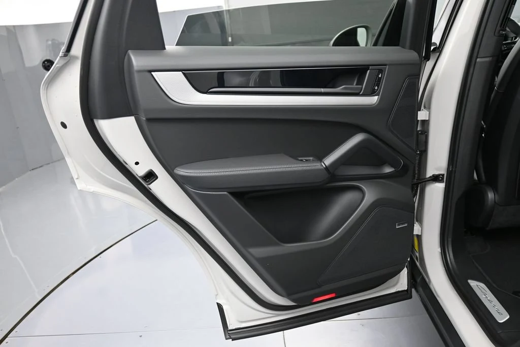 2026 Porsche Cayenne interior, door panel, Black