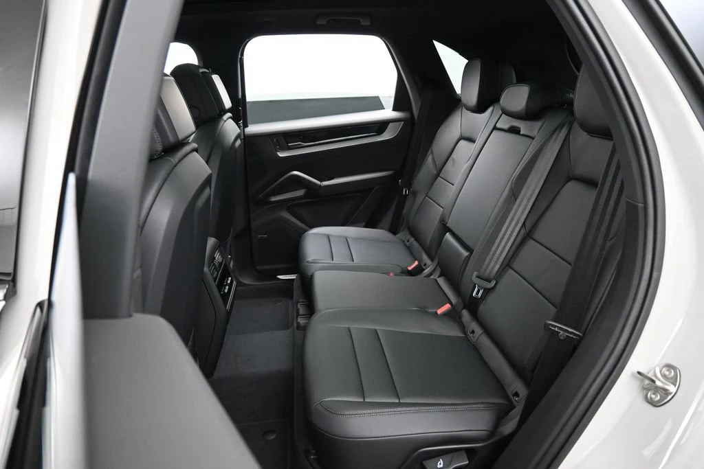 2026 Porsche Cayenne interior, seats, Black