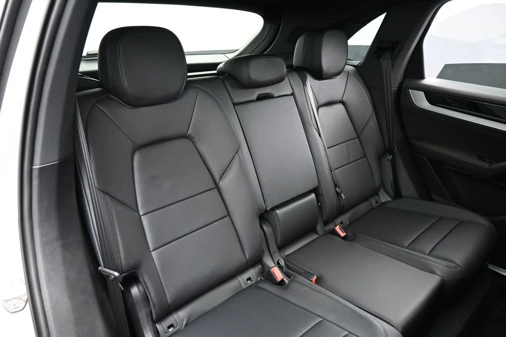 2026 Porsche Cayenne interior, seats, Black