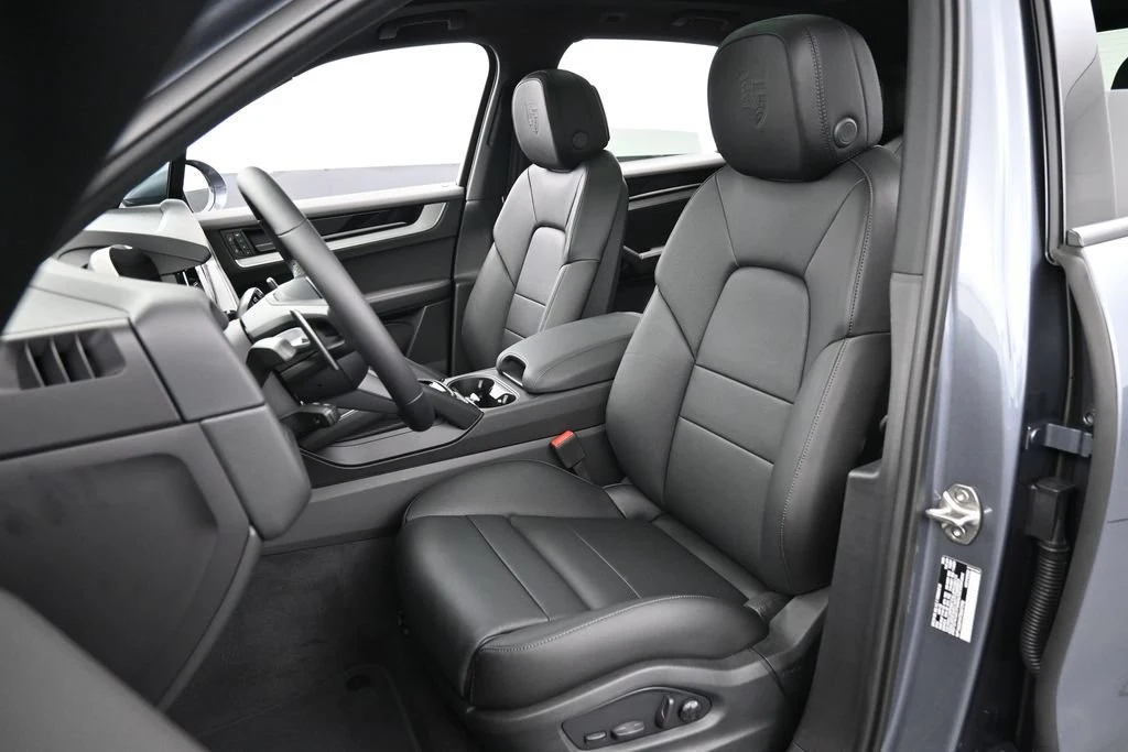 2026 Porsche Cayenne interior, seats, Black