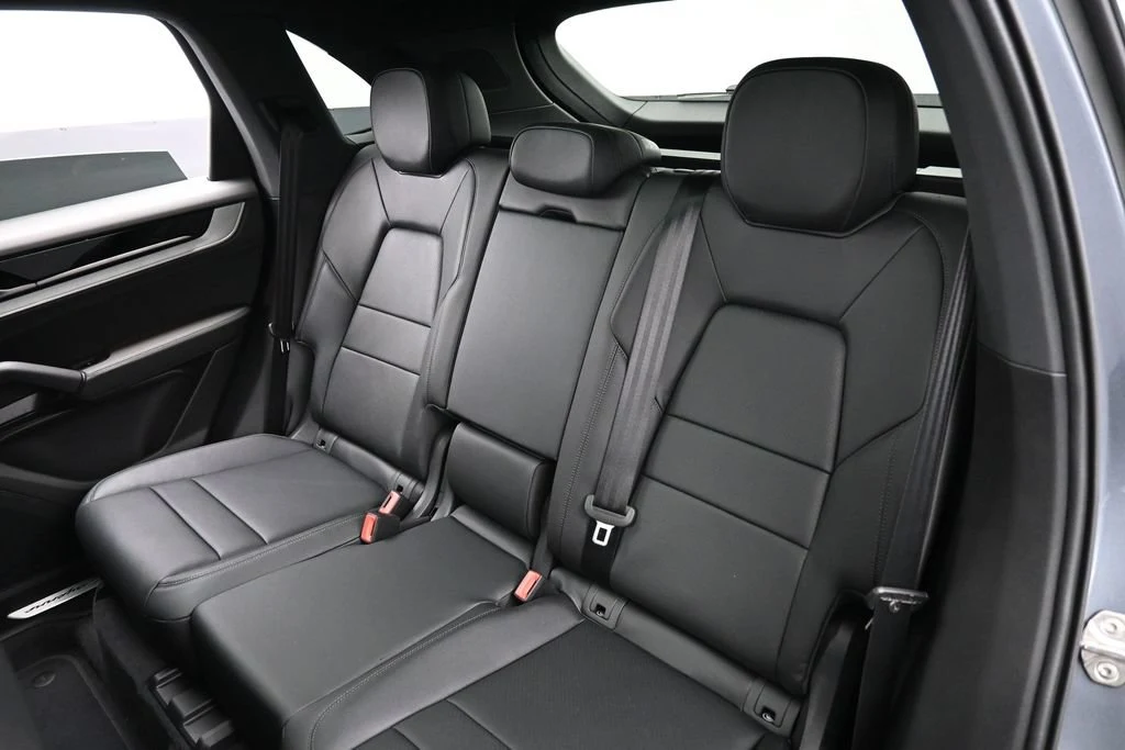 2026 Porsche Cayenne interior, seats, Black
