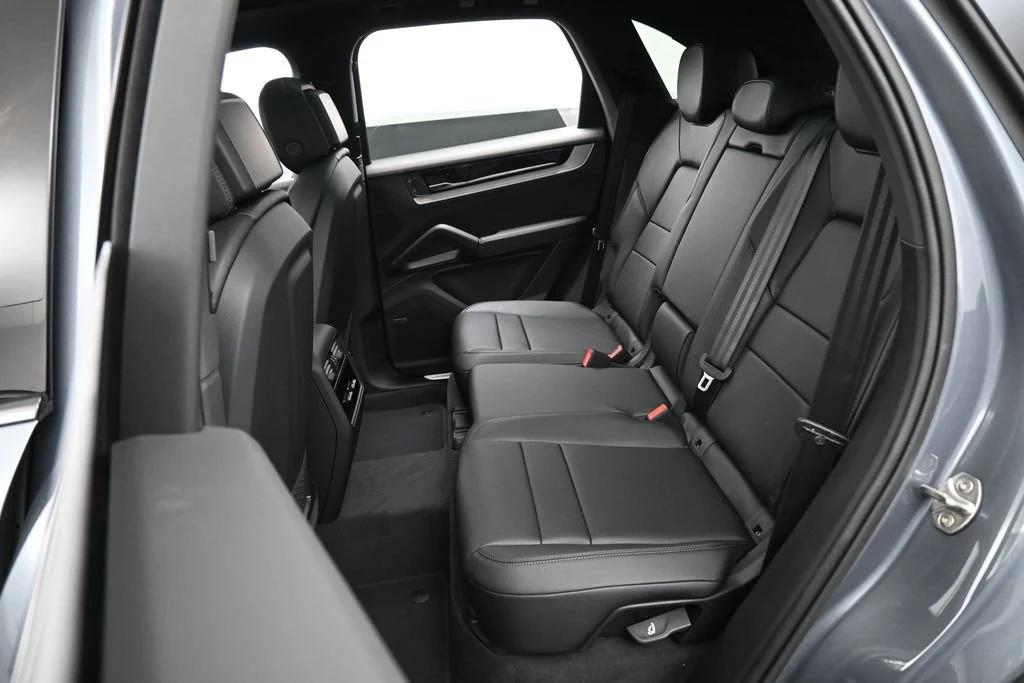 2026 Porsche Cayenne interior, seats, Black