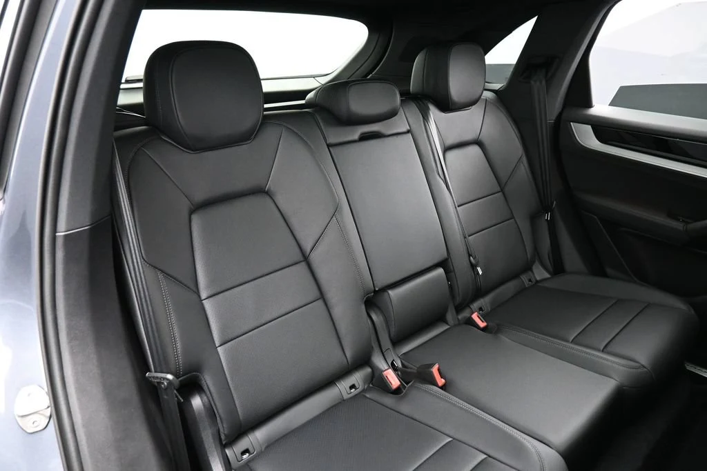 2026 Porsche Cayenne interior, seats, Black
