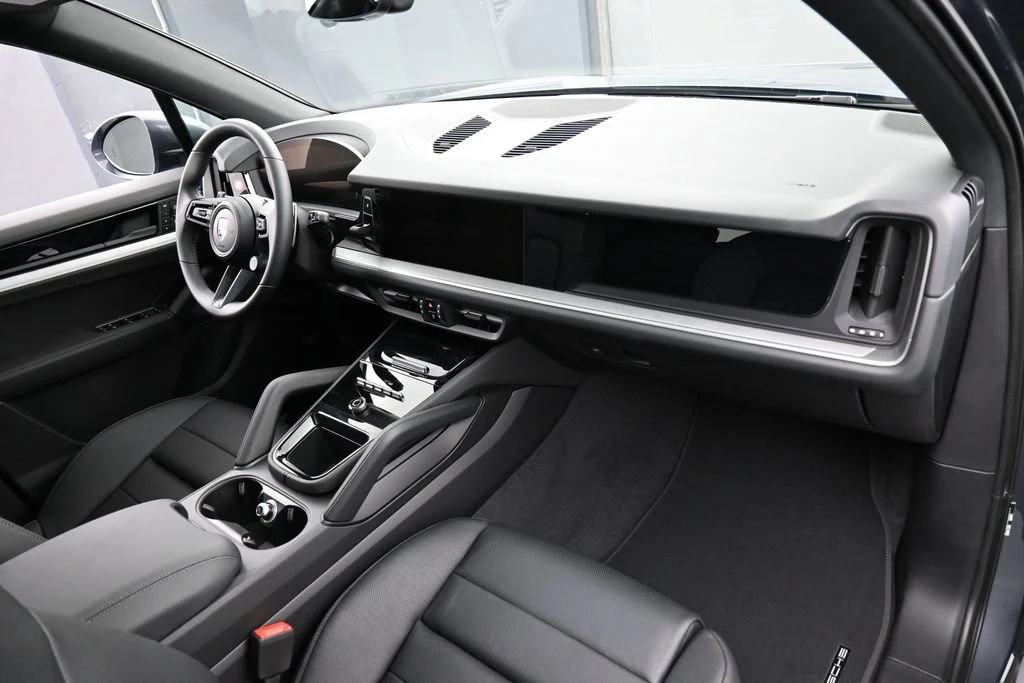 2026 Porsche Cayenne interior, Black