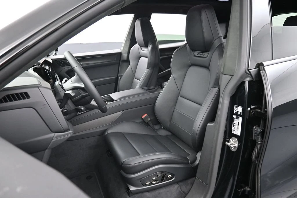 2026 Porsche Cayenne Turbo Electric interior, seats, Black