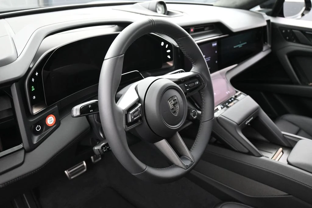 2026 Porsche Cayenne Turbo Electric interior, Black